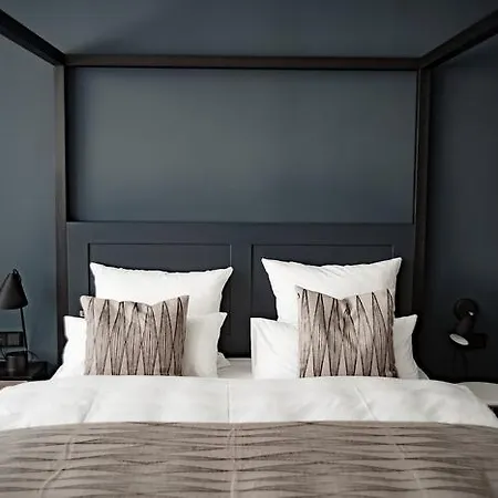 Weiss Hotel 3*